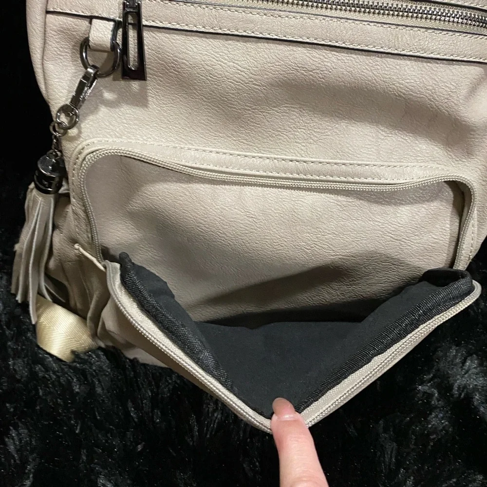 Cluci Backpack Purse Shoulder Bag - Picture 5 of 13